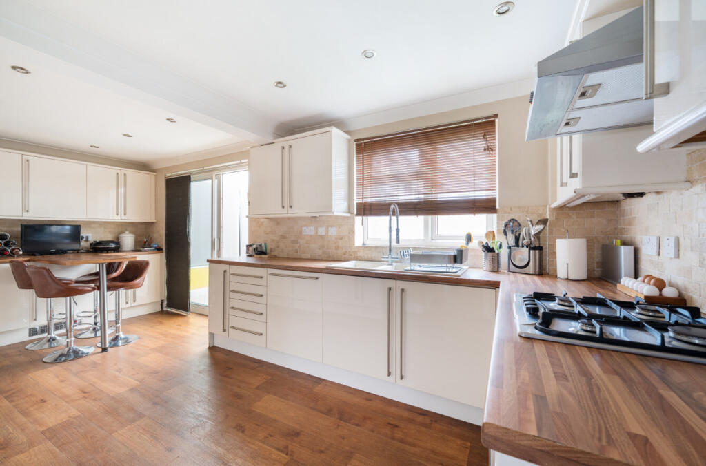 1331290-23-689074...