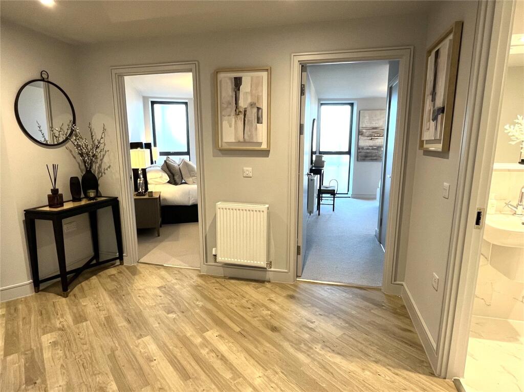 Show Apartment