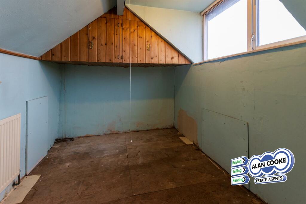 LOFT ROOM