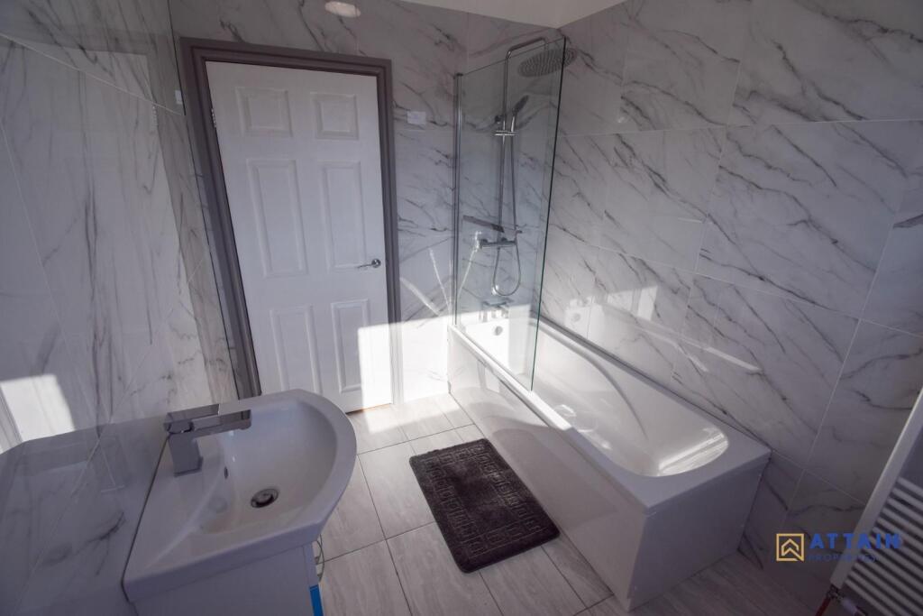 Bathroom 1 Alt.jpg
