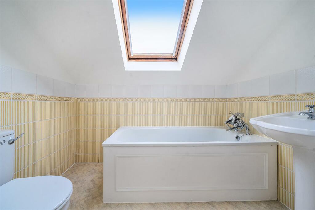 Bathroom.jpg
