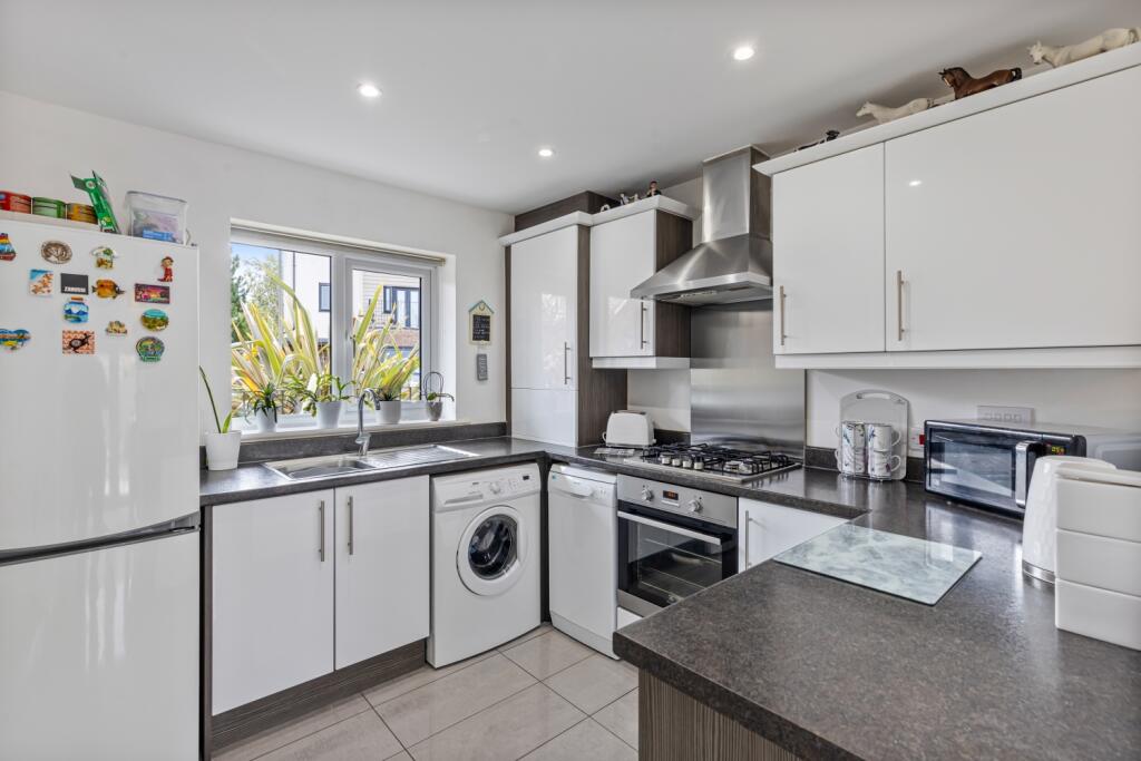 A09 - 2 Hollyhock Way, Paignton - 250730