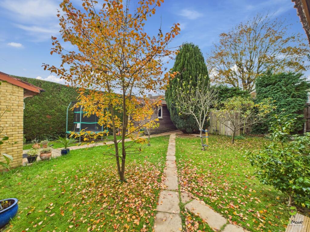 CAM03779G0-PR0310-STILL037