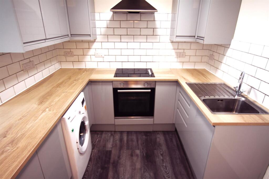 kitchen 2.jpg