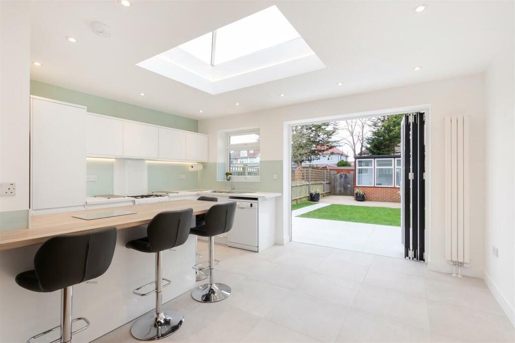 Tennyson Avenue 52 KT3 PH1.jpg