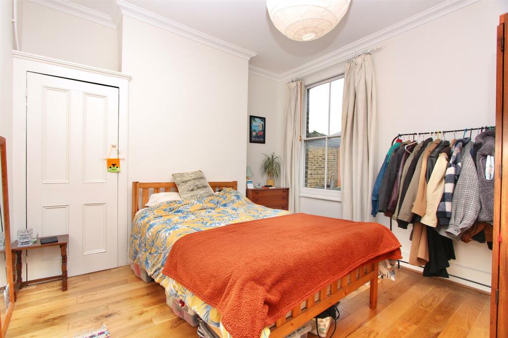 Cleveland Park Avenue, E17