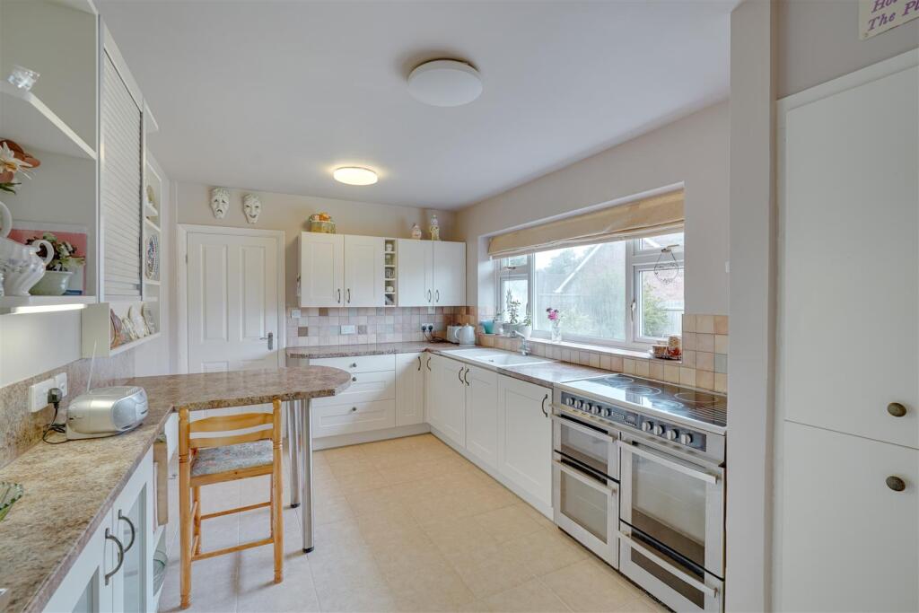 12 Wyndham Way, Newmarket --7.jpg