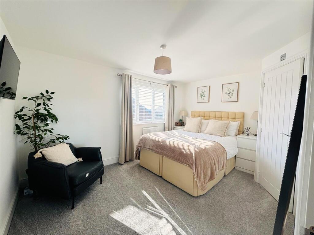 Bedroom 1.jpeg