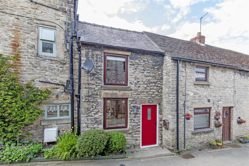 Cottage-Front External-1.jpg