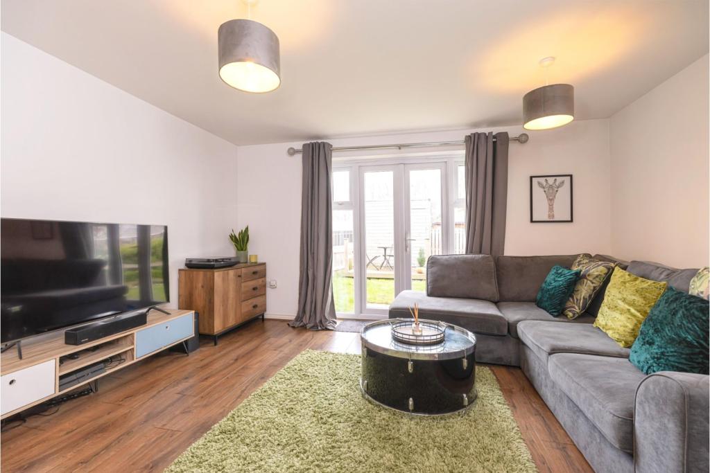 Lounge/Dining Room