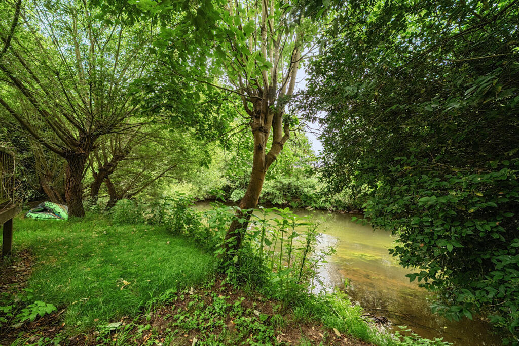 1301785-2-683ee43...