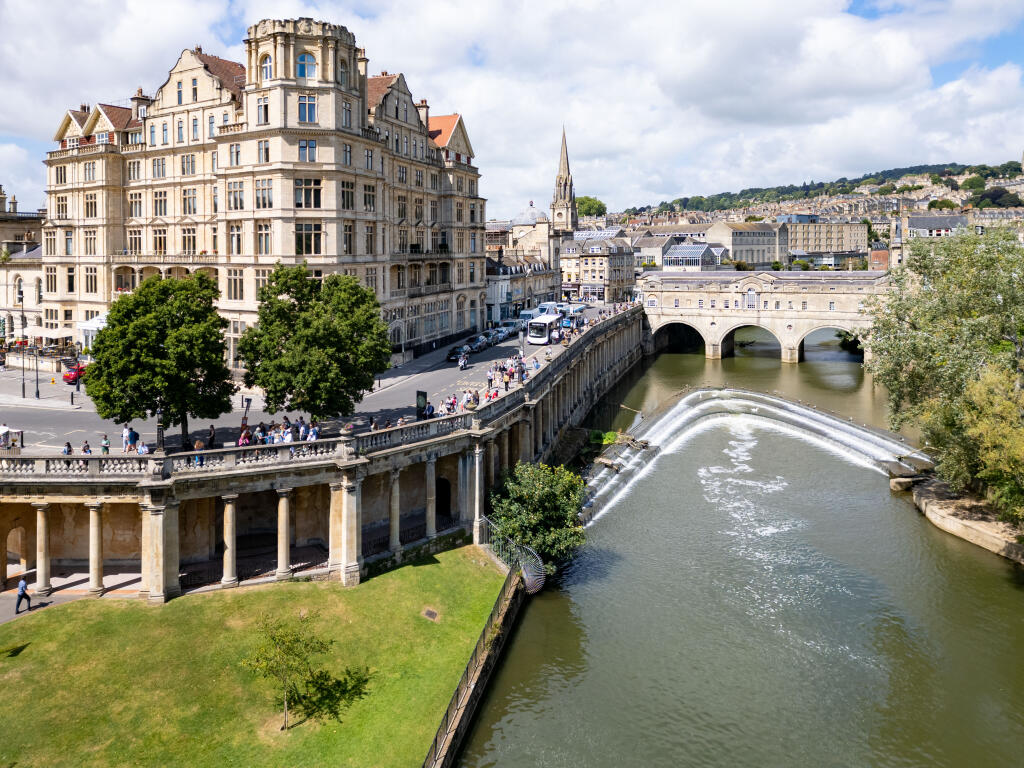 Highly central location with expansive views