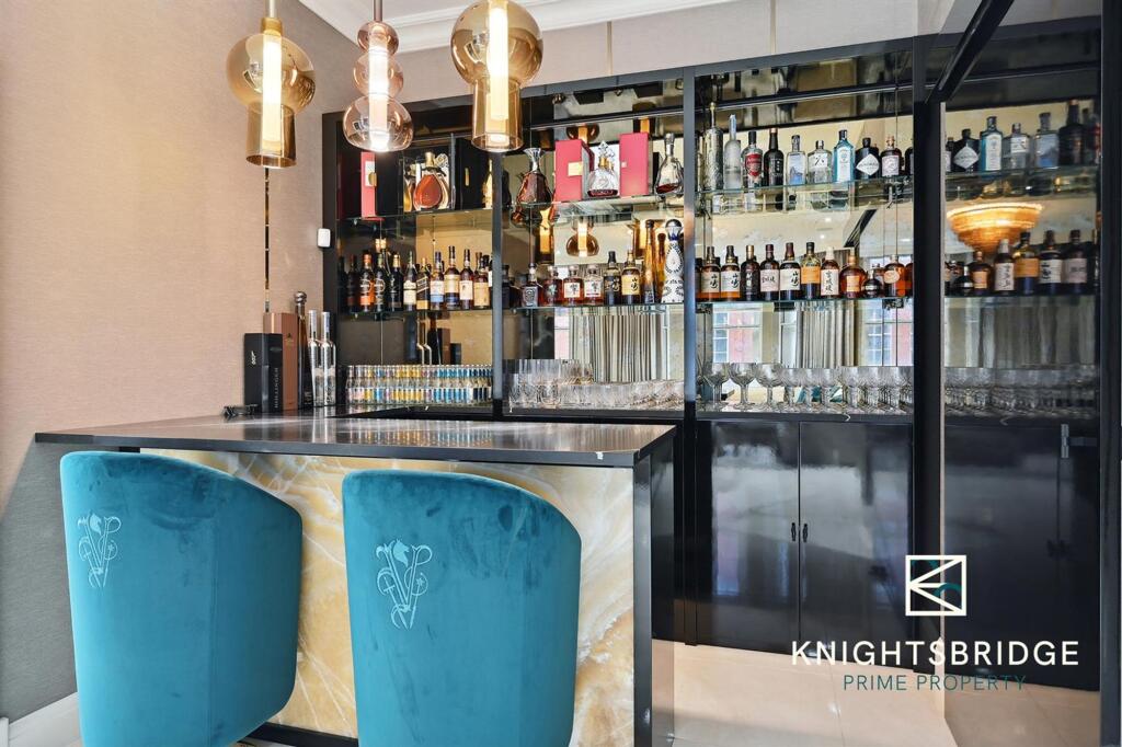 Apartment 4, 106 Park St (17).jpg