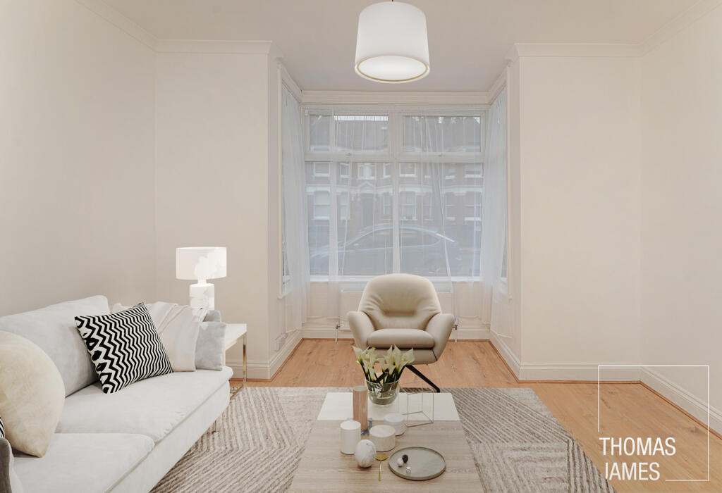 Marlborough Road, spacious lounge