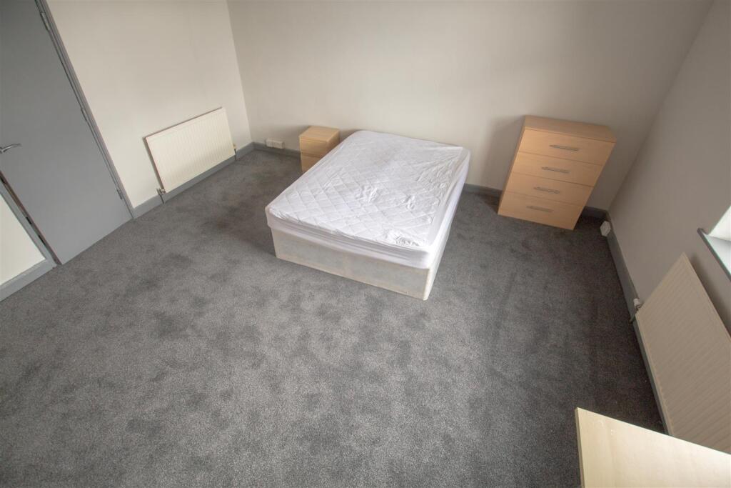 bedroom 3.jpg
