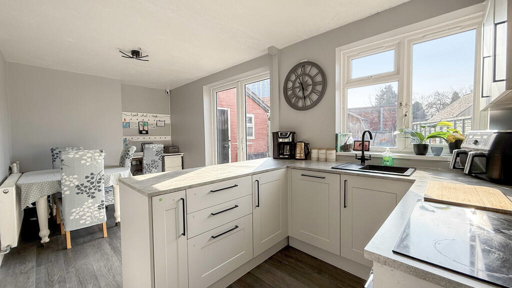 Kitchen/dining ro...