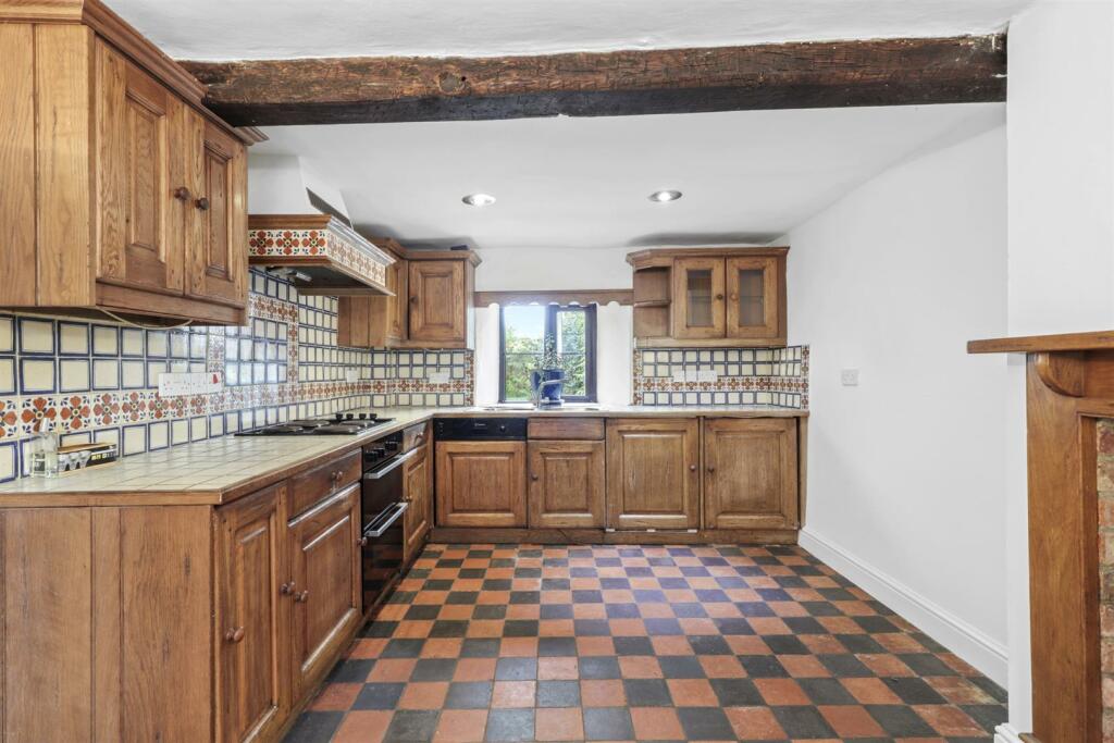 KITCHEN/BREAKFAST ROOM