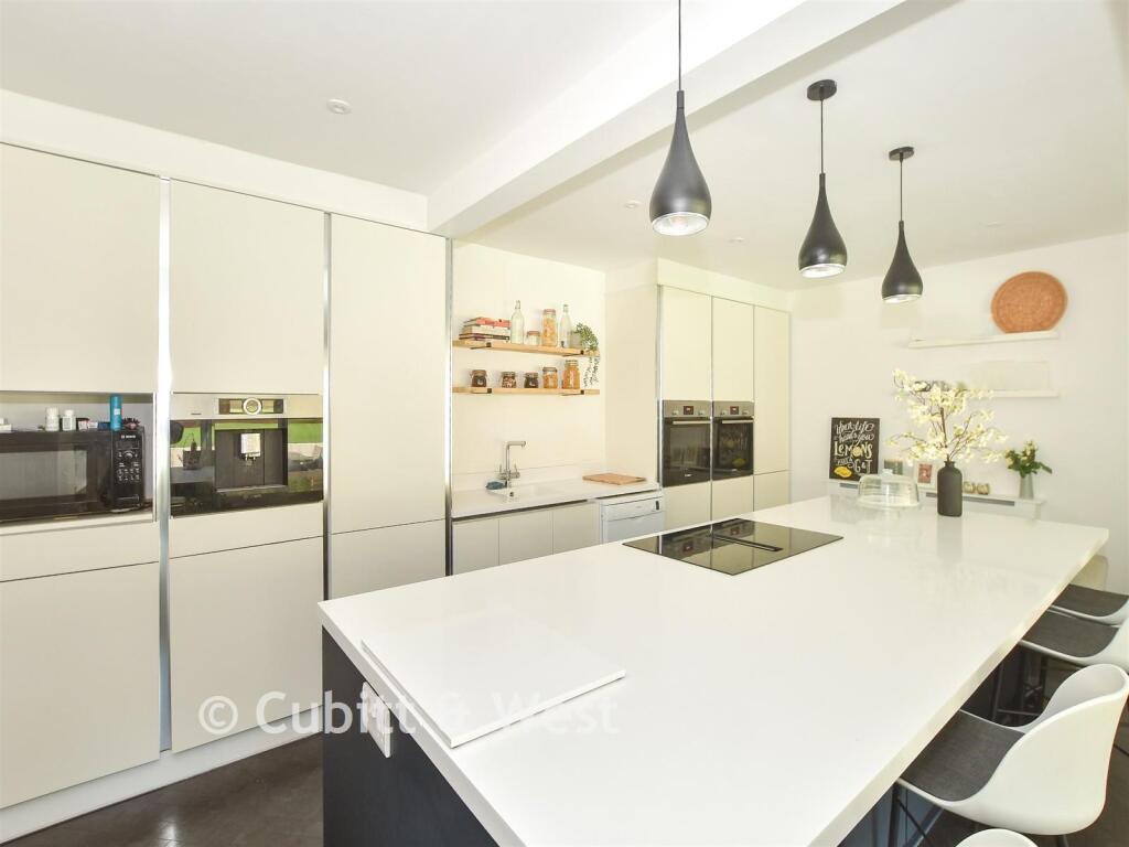 Kitchen/Dining Room.