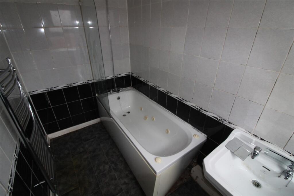 Bathroom T202502031203.jpg