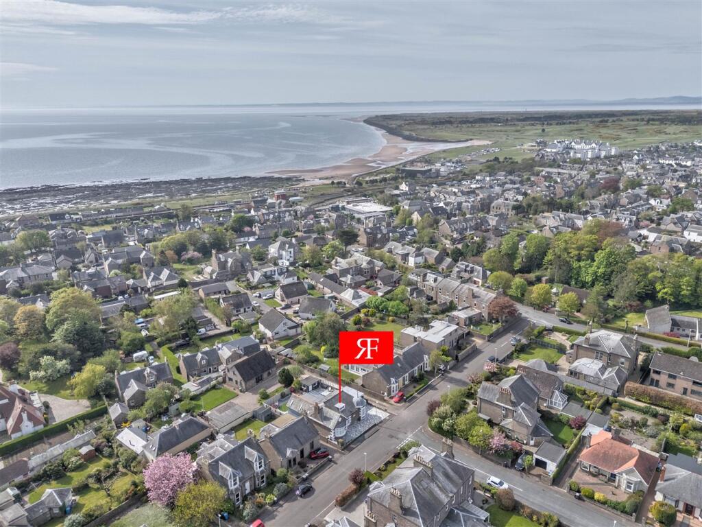 7 Guthrie Street Carnoustie-4.JPG
