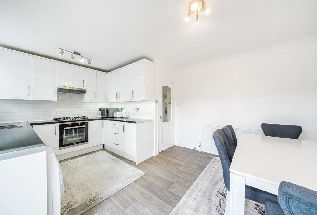 1349879-9-68c0073...