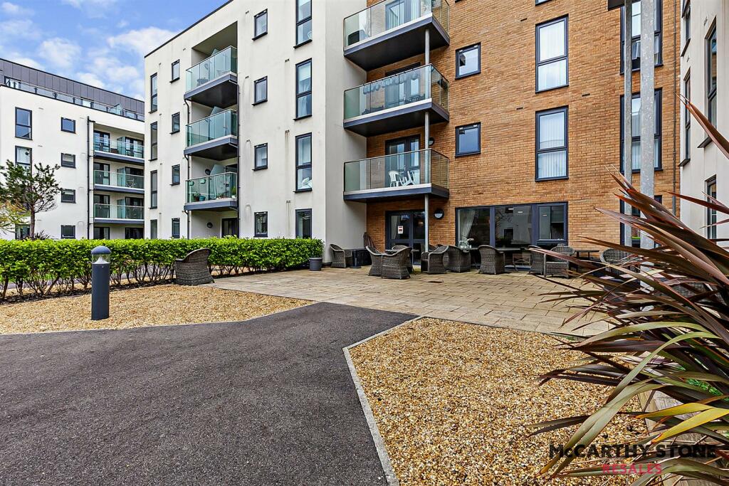 8594659-exterior01-800.JPG