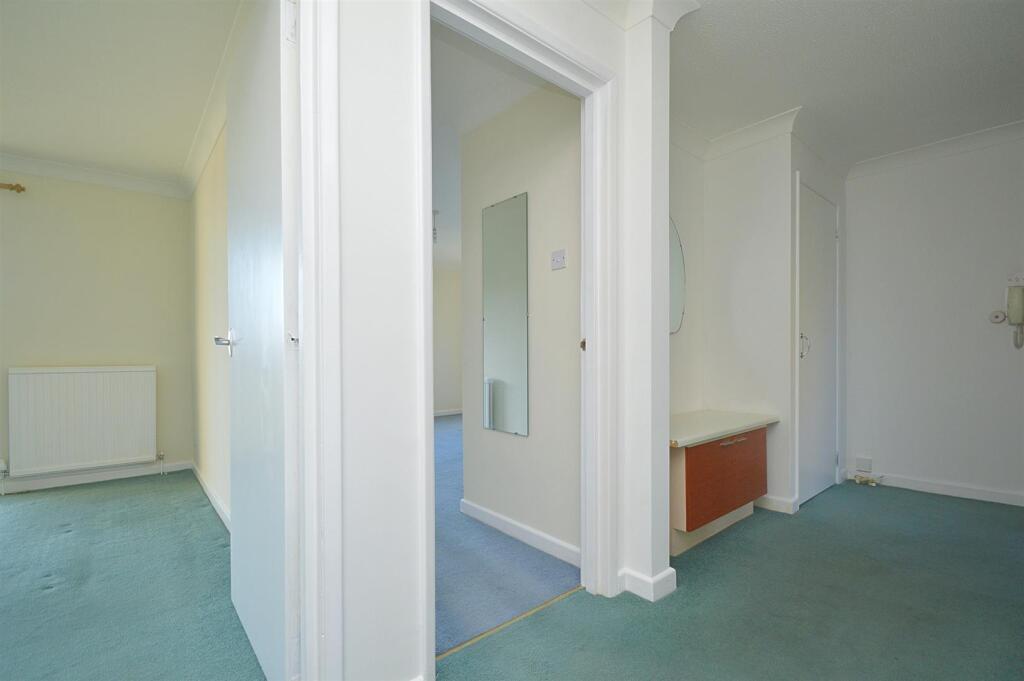 Hallway.jpg