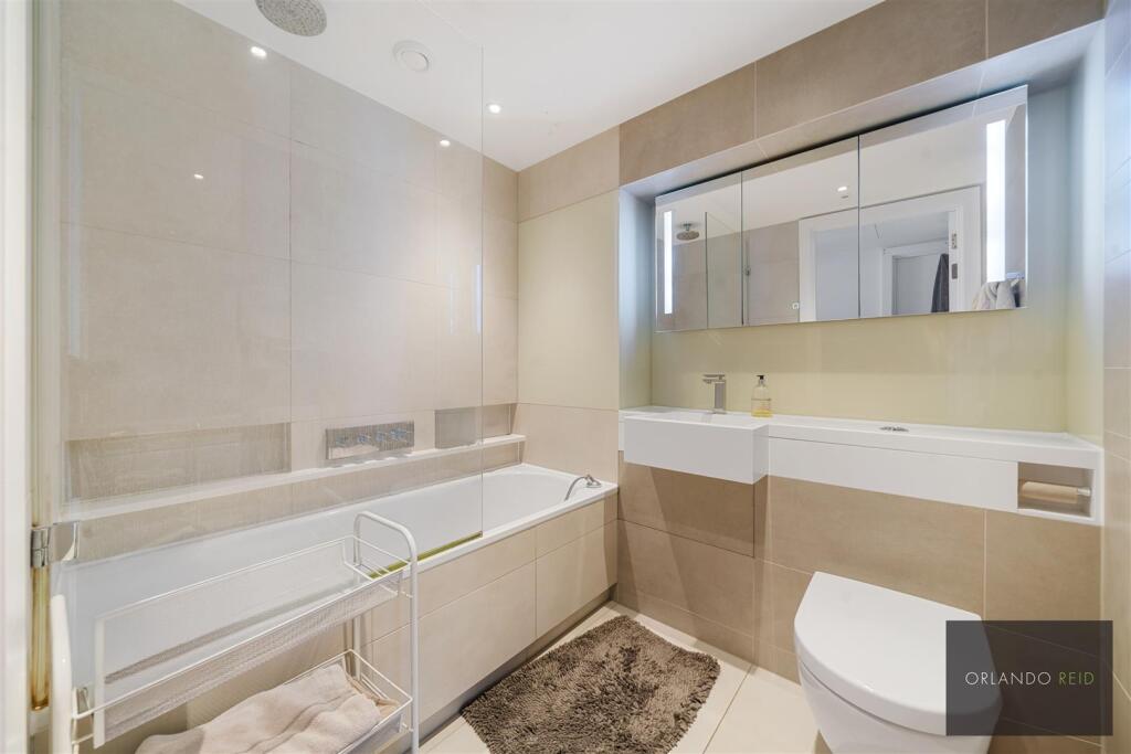 Flat 65, 4 Riverlight Quay SW11 8DG-6.jpg