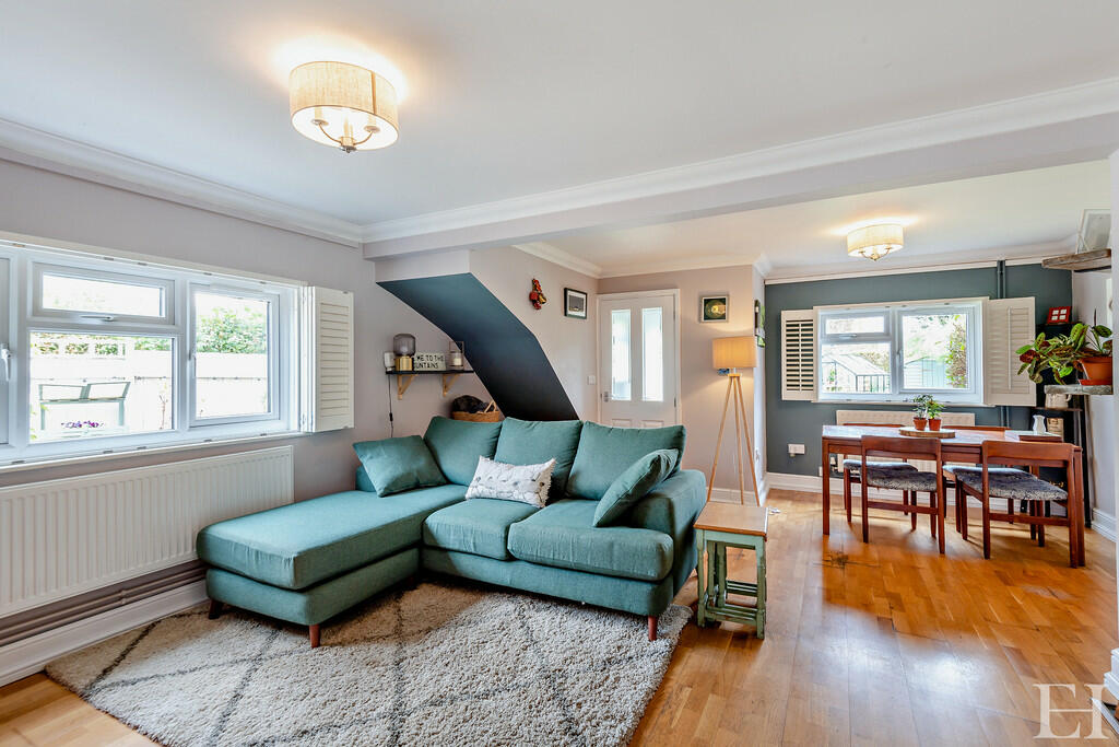 8619074-interiorW...