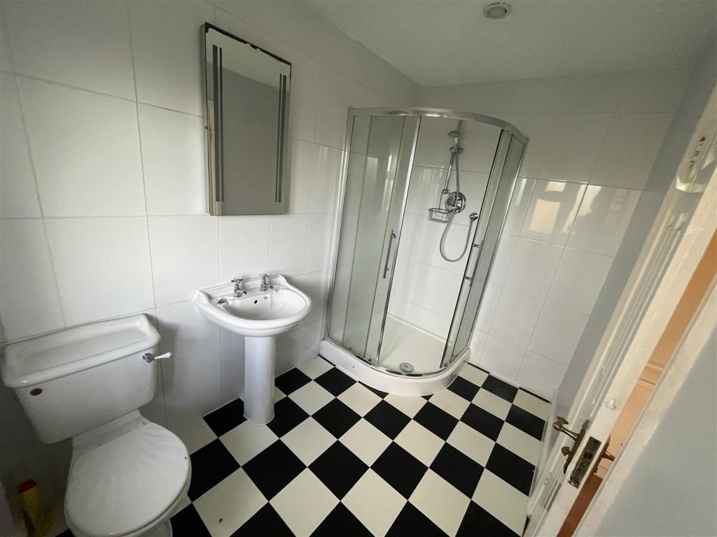 En suite Bathroom