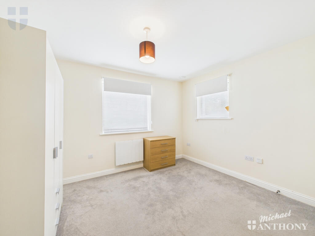 CAM03218G0-PR0619-STILL018