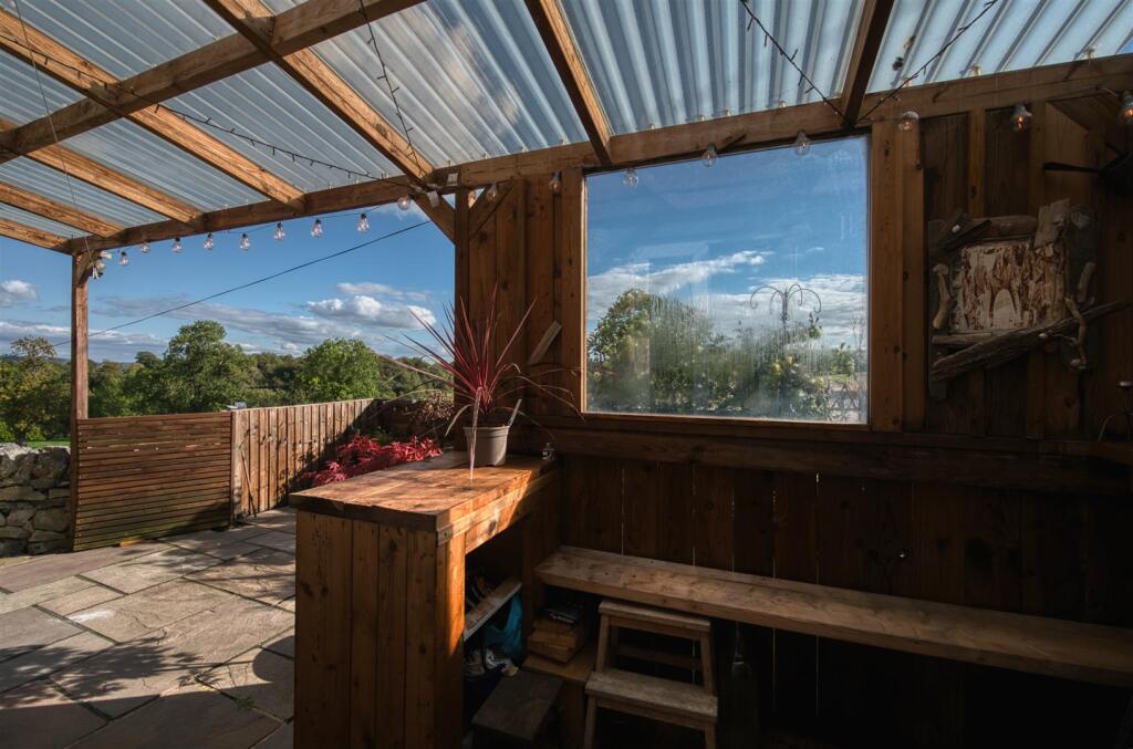 Saxton Mee  40 New Close 0037.jpg