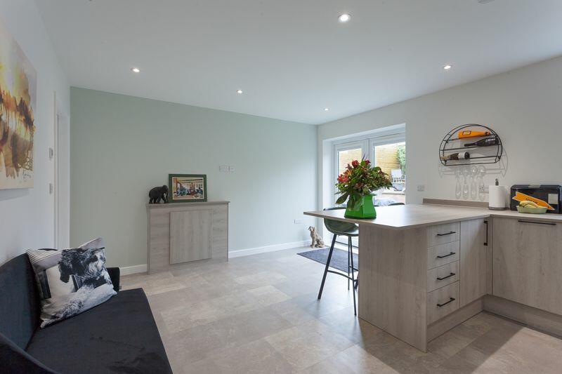 OPEN PLAN DINING KITCHEN E