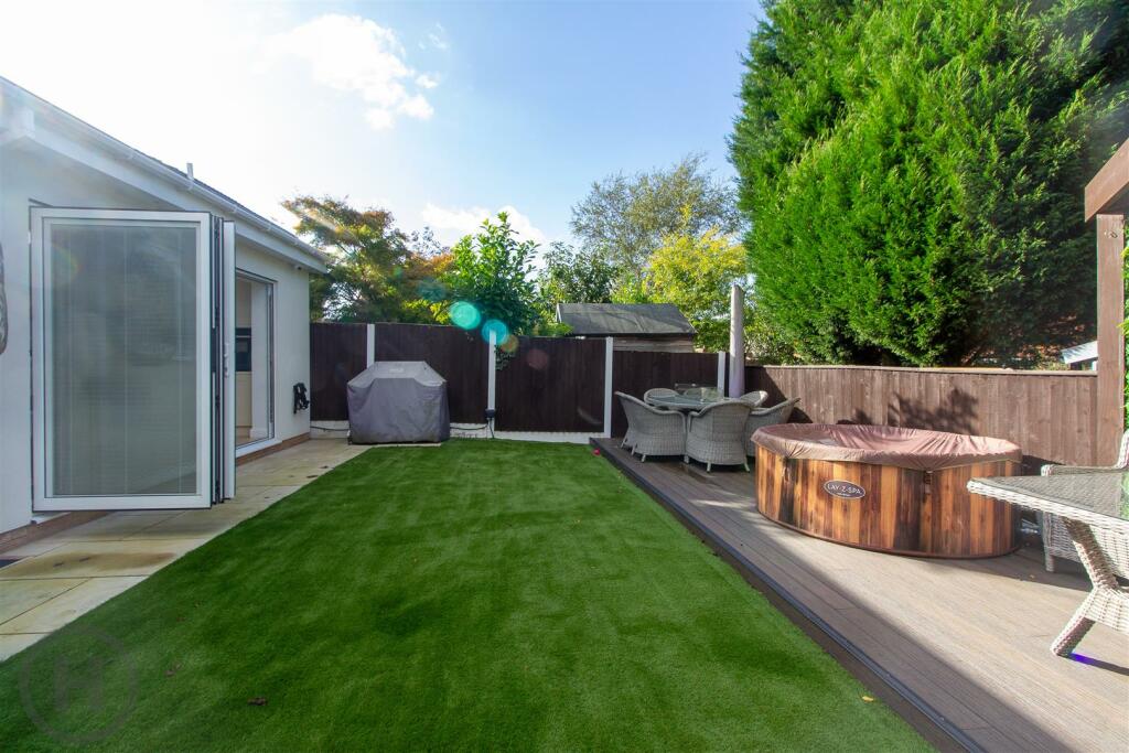 Rear Garden (4).jpg