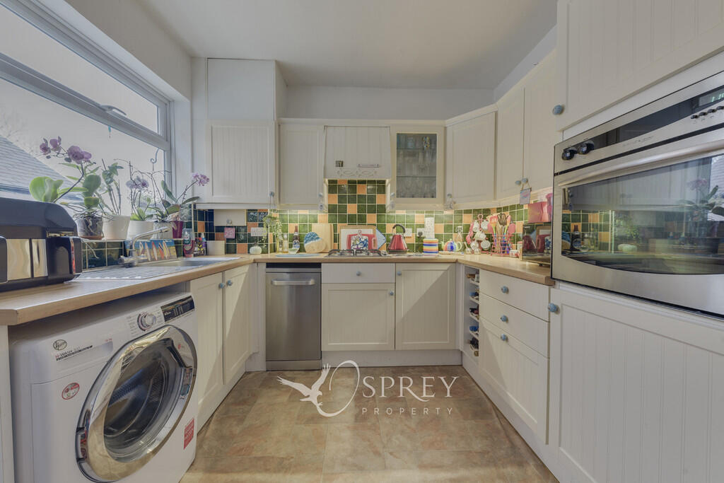 Kitchen/Breakfast...