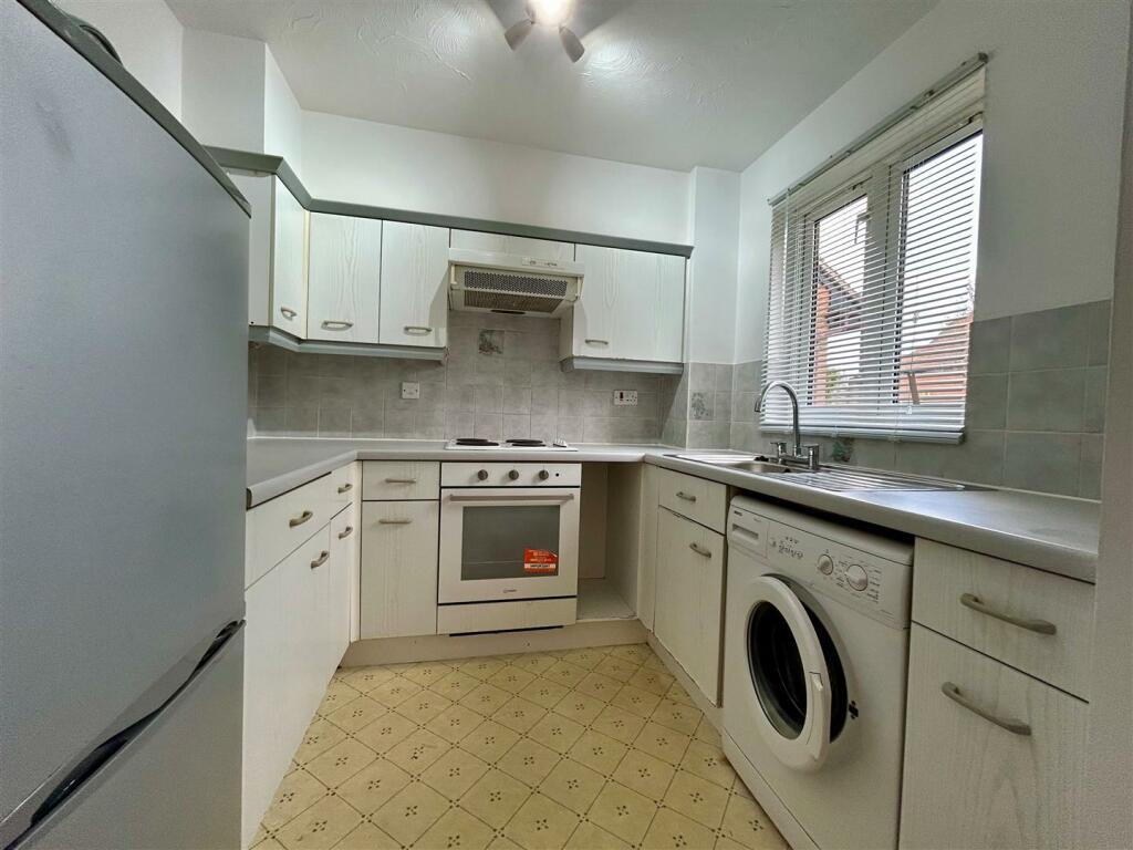 19 York Place kitchen 1.jpg