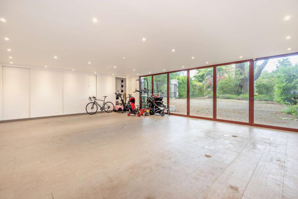 Triple Garage