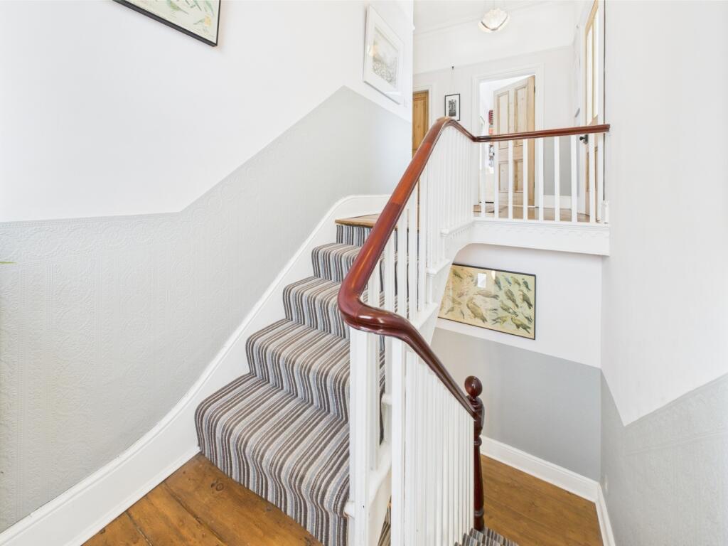 CAM02386G0-PR0130-STILL010