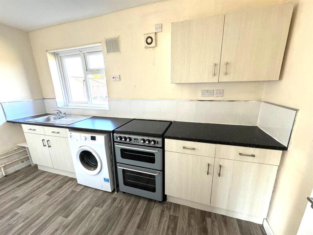 Kitchen Pic 3