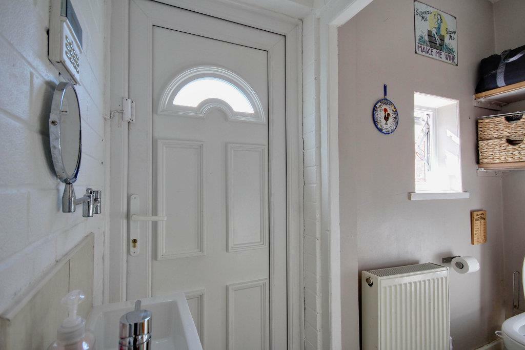 Rear lobby with WC