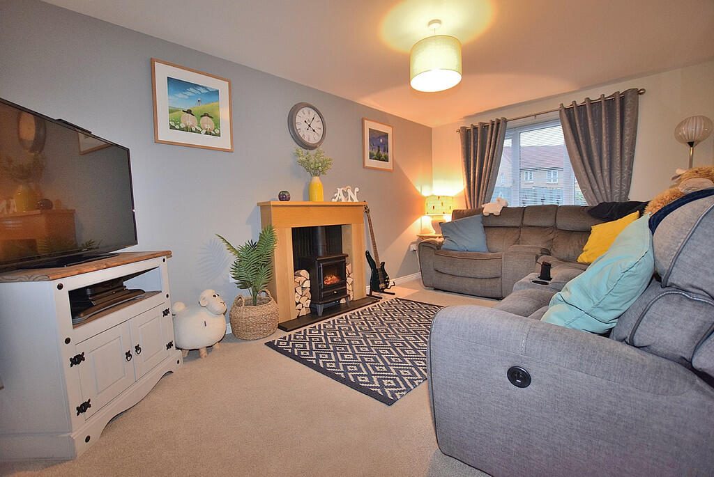 living room use_0...