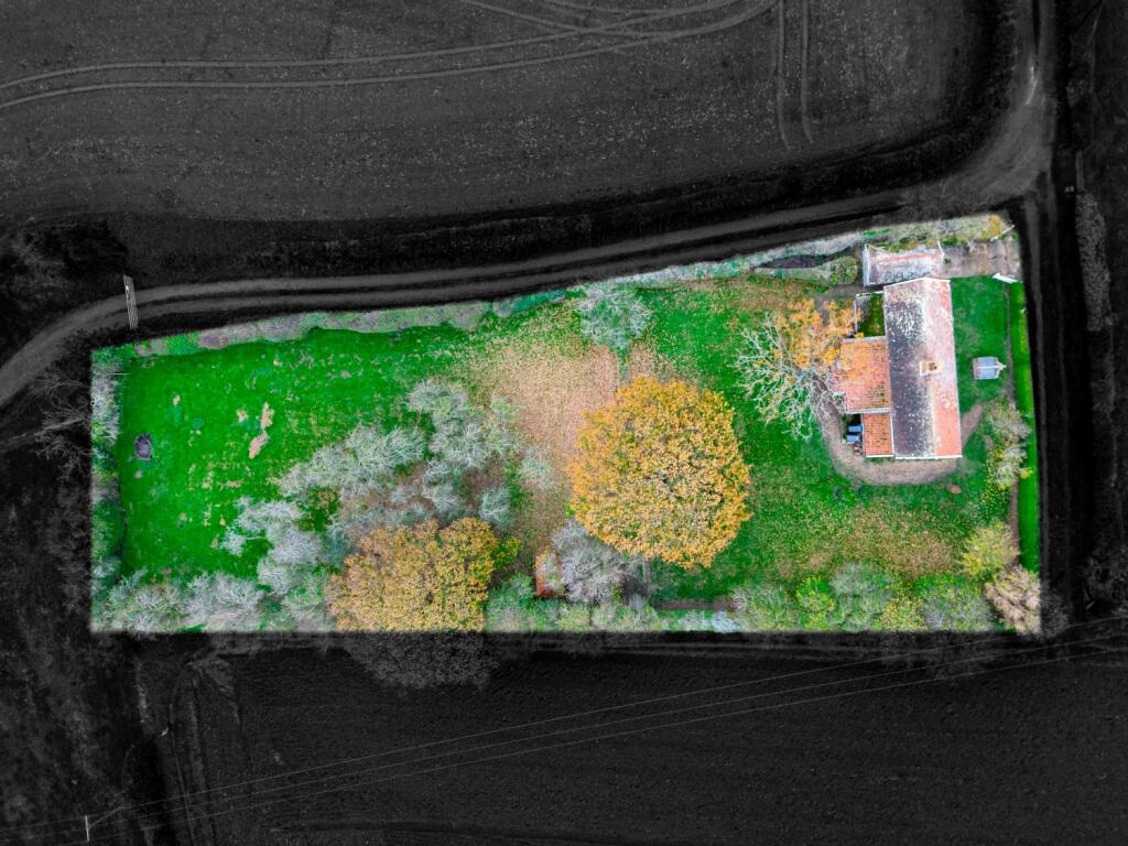 20251111163030 - DJI_0982 - Hill Cottages, Marsh L