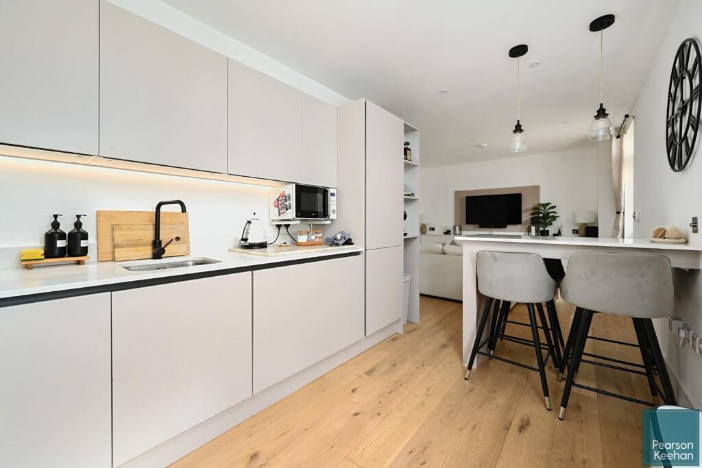 85 Drove Road, Portslade, BN41 (14).jpg