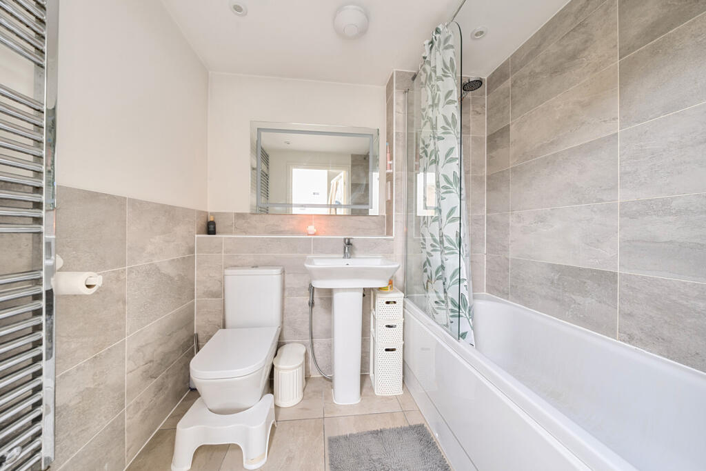 1317958-6-687623b...