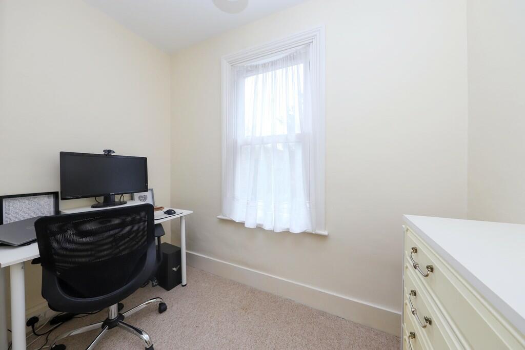 609 Pinner Road (...