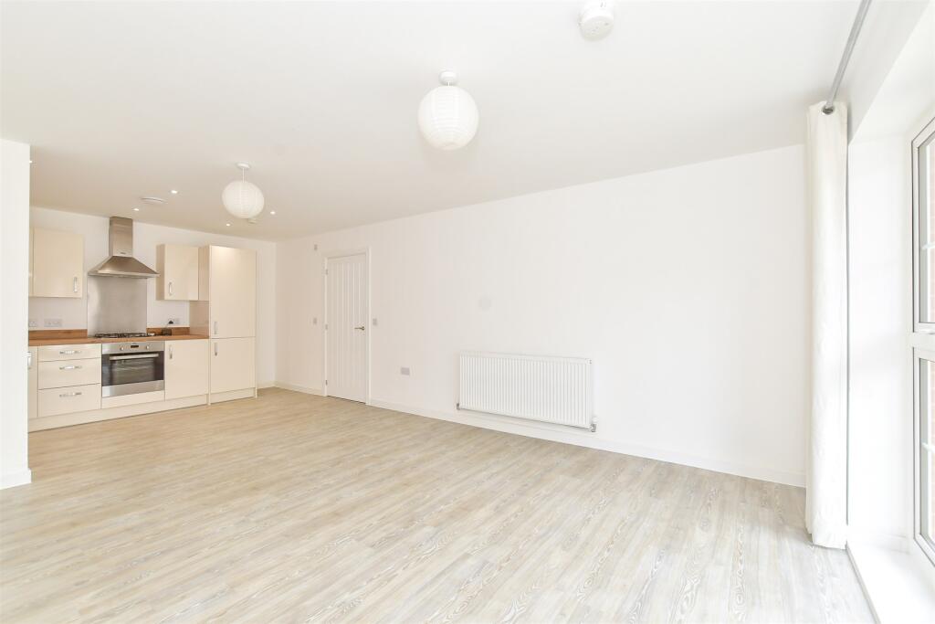 Lounge/ Kitchen