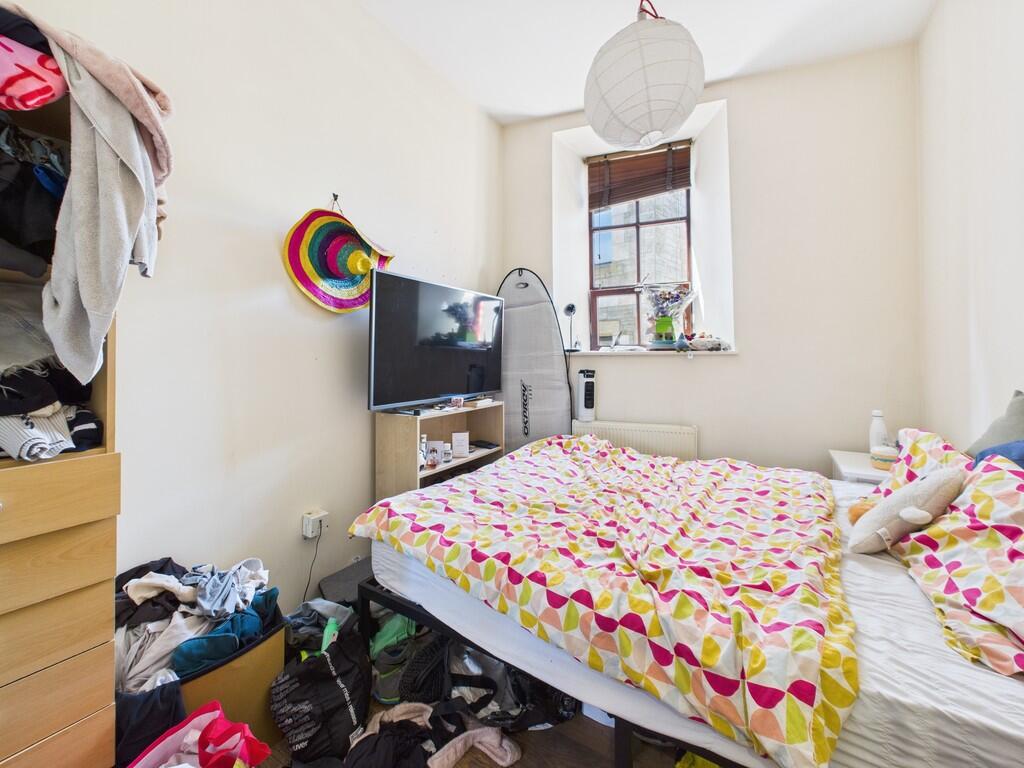 CAM03974G0-PR0198...