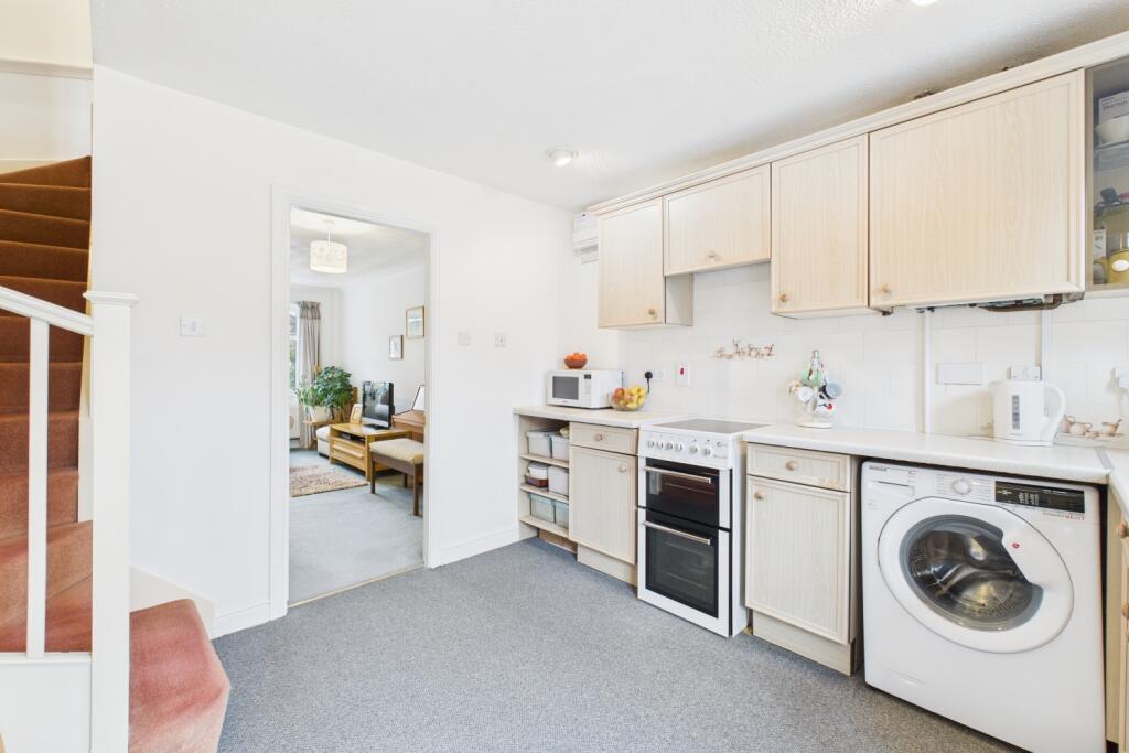 CAM03162G0-PR0349-STILL008