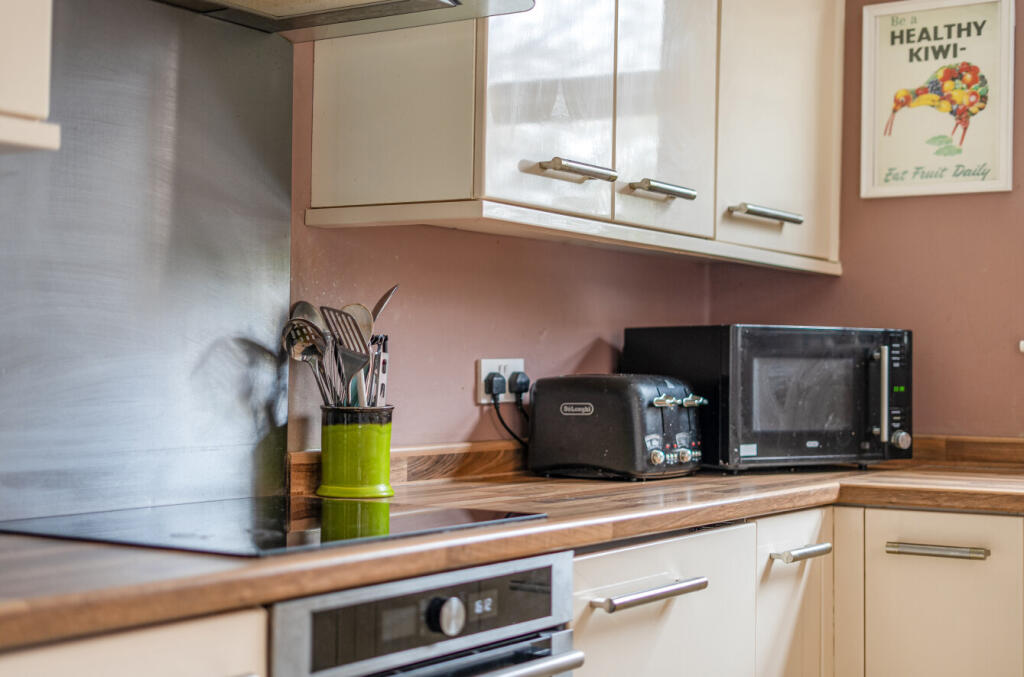 1369537-10-68ef7f...