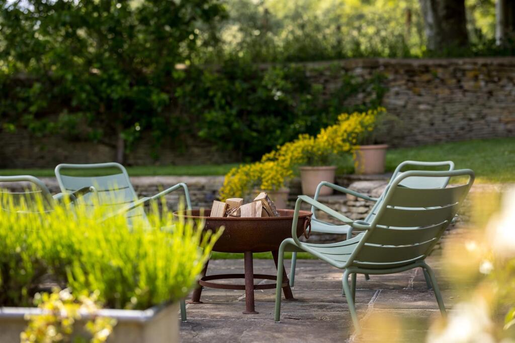 92 - 40-41 Barnsley - GL7 5EE - Web.jpg